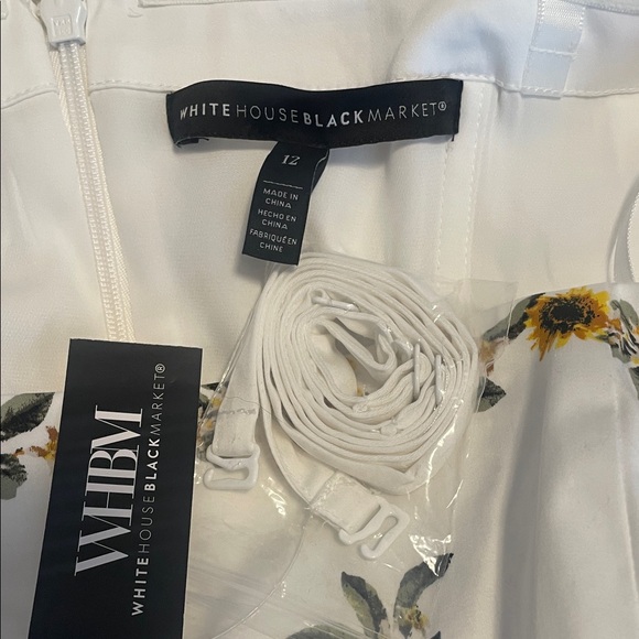 White House Black Market Floral Elegance Sunflower Blouse - Picture 6 of 7